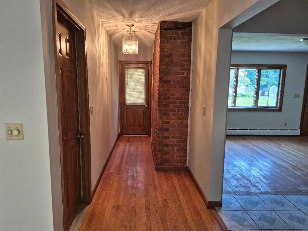 39 Higher St, Ludlow, MA Photo #16