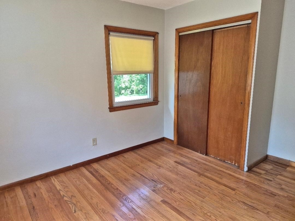 39 Higher St, Ludlow, MA Photo #12