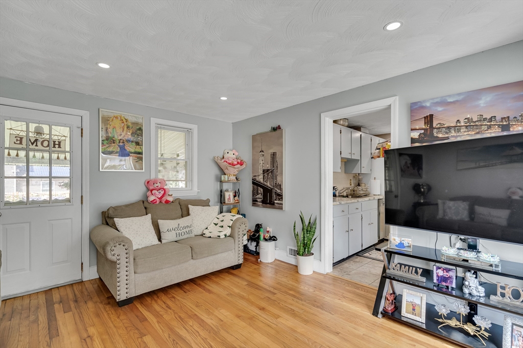 30 Donlon St