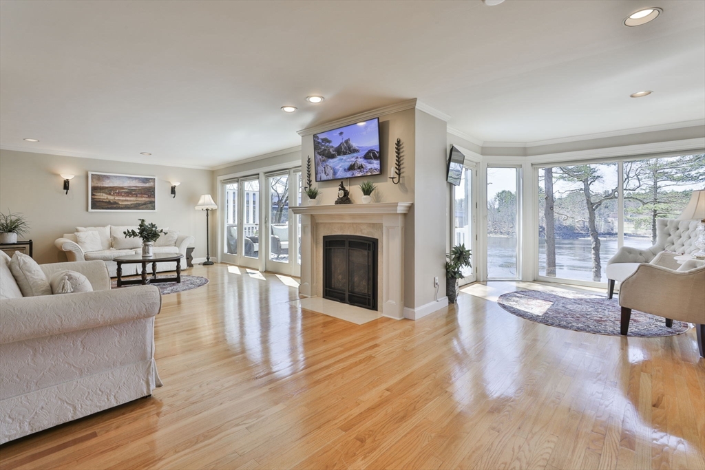 14 Hawkswood Ests Ests #14, Amesbury, MA Photo #6