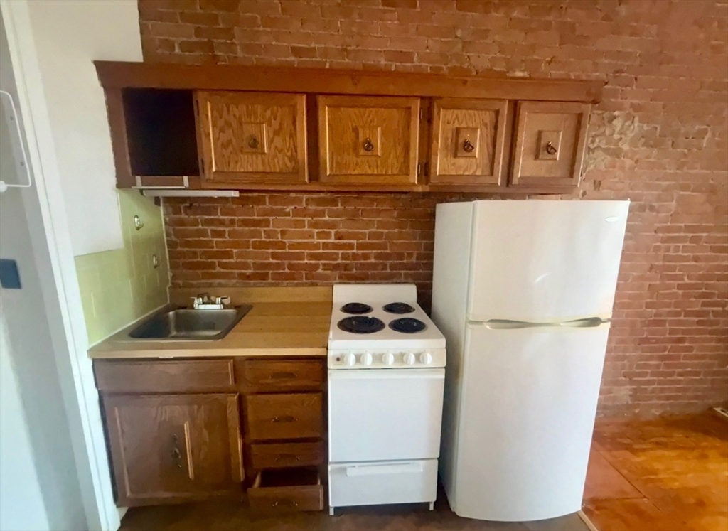 112 Marlborough St 4A