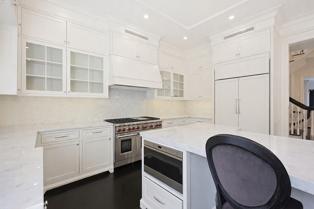 212 Commonwealth Avenue 1