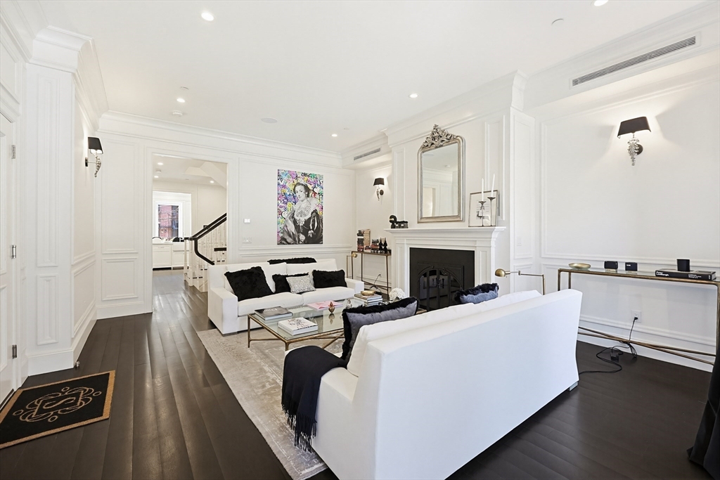 212 Commonwealth Avenue 1