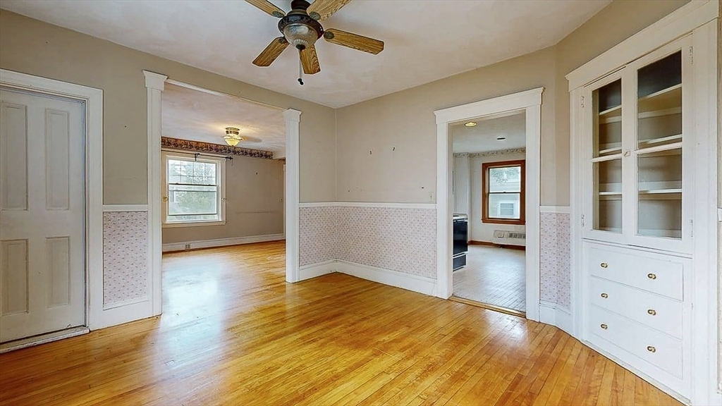 120 Hillcroft Ave