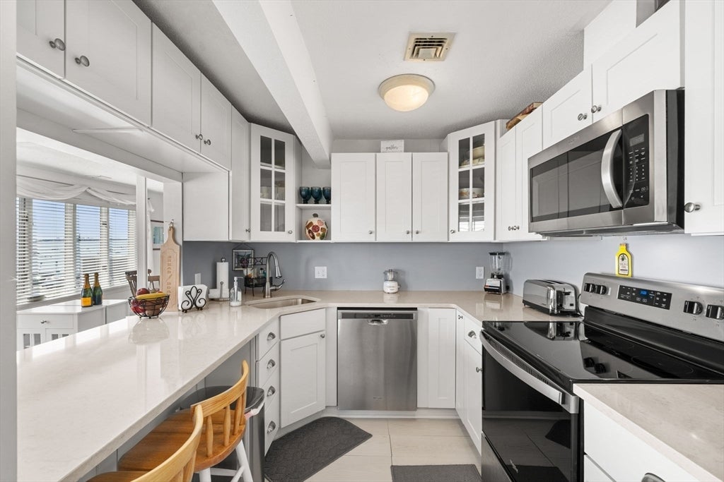 432 Humphrey Street #16, Swampscott, MA Photo #8