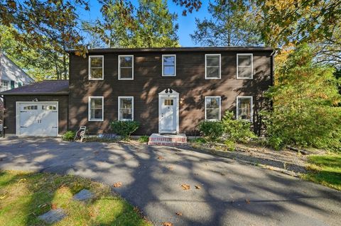 Photo of 5 Ferncroft St, Longmeadow, MA 01106 (MLS # 73447437)