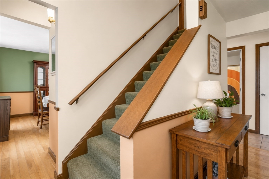 8 Portsmouth Rd, Amesbury, MA Photo #6