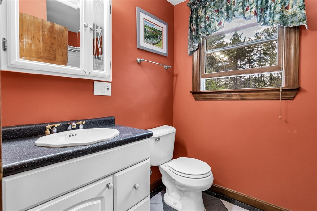 8 Portsmouth Rd, Amesbury, MA Photo #29
