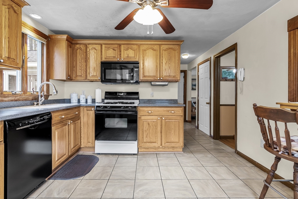 8 Portsmouth Rd, Amesbury, MA Photo #13