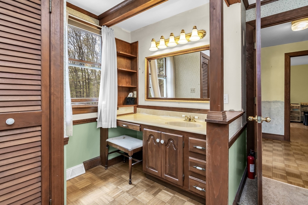 8 Portsmouth Rd, Amesbury, MA Photo #16