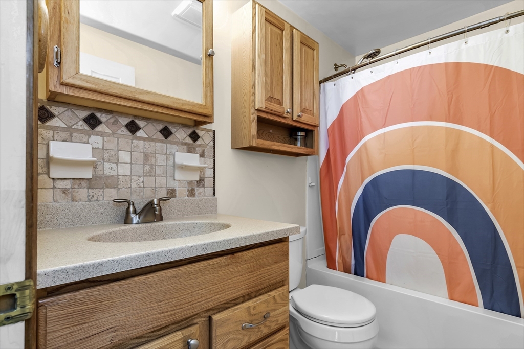 8 Portsmouth Rd, Amesbury, MA Photo #22