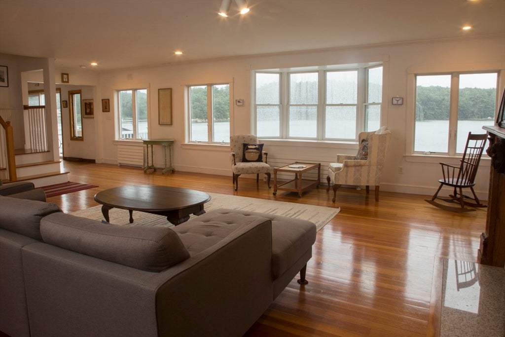 11 Dennison St, Gloucester, MA Photo #19