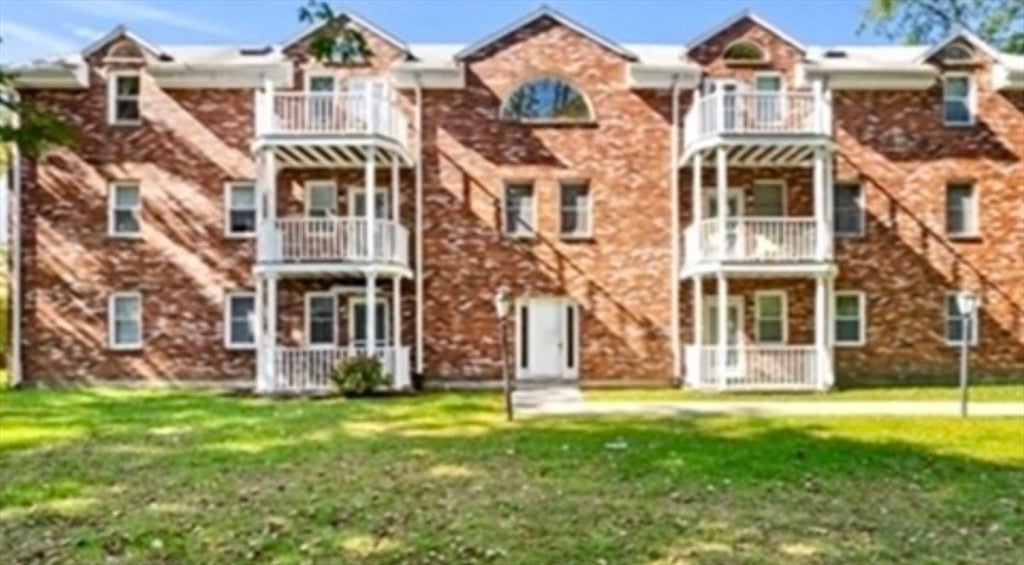 19 Paris ST #call, Medford, MA, 19 Paris ST #call, Medford, MA Photo #10