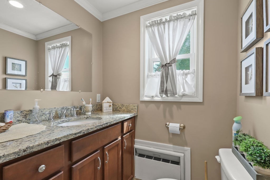 34 Harbeck St, Acushnet, MA Photo #19