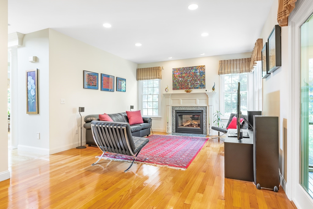 Natick, Massachusetts 01760, United States, 4 Bedrooms Bedrooms, ,3 BathroomsBathrooms,Residential,Active,180265