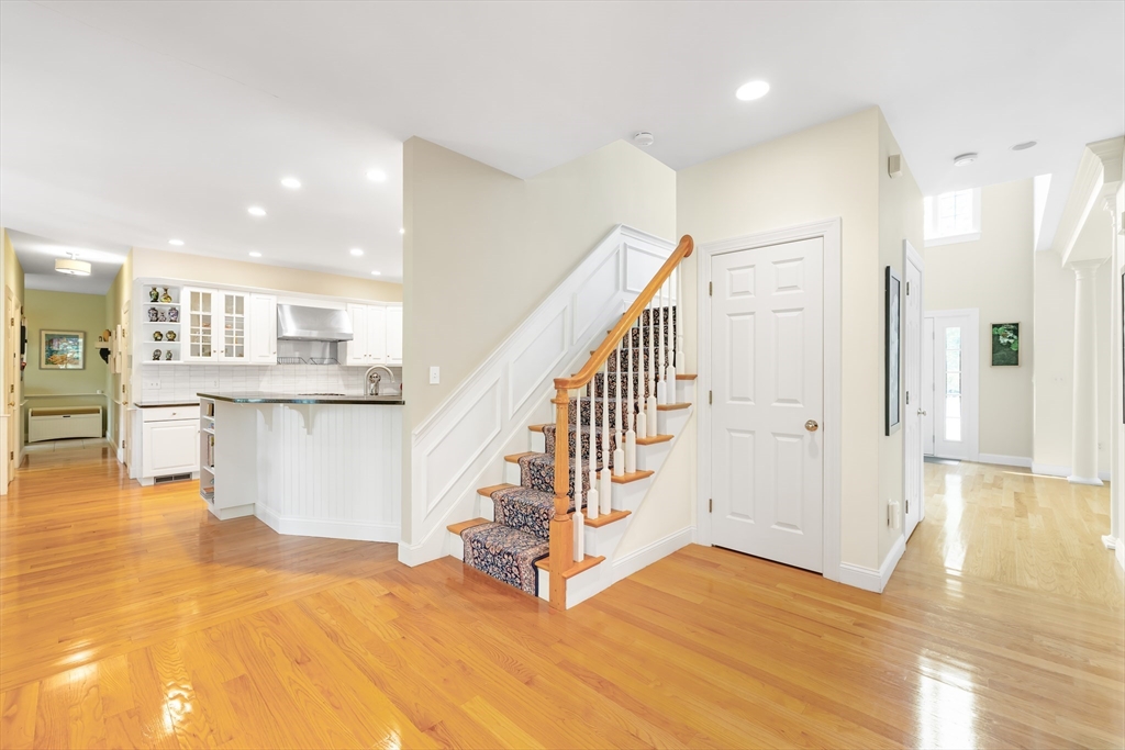 Natick, Massachusetts 01760, United States, 4 Bedrooms Bedrooms, ,3 BathroomsBathrooms,Residential,Active,180265