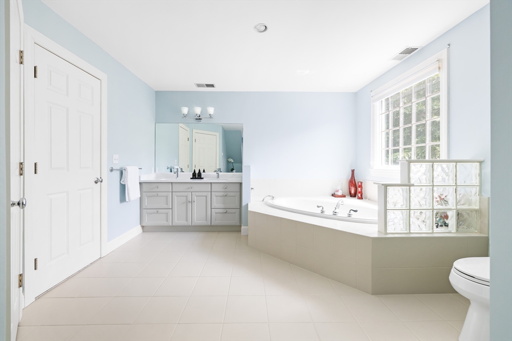 Natick, Massachusetts 01760, United States, 4 Bedrooms Bedrooms, ,3 BathroomsBathrooms,Residential,Active,180265