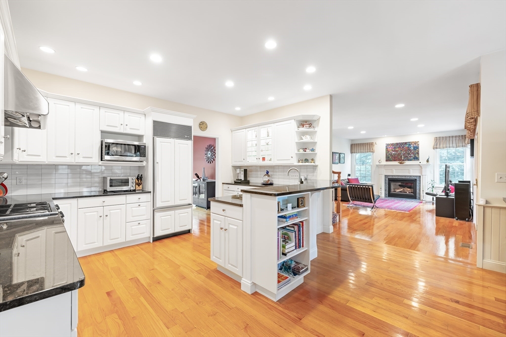 Natick, Massachusetts 01760, United States, 4 Bedrooms Bedrooms, ,3 BathroomsBathrooms,Residential,Active,180265