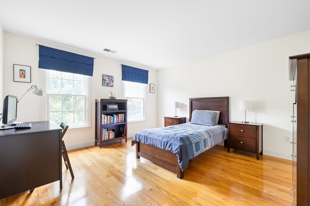 Natick, Massachusetts 01760, United States, 4 Bedrooms Bedrooms, ,3 BathroomsBathrooms,Residential,Active,180265