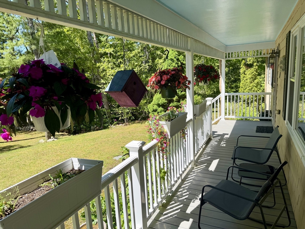 30 Sandy Beach Rd