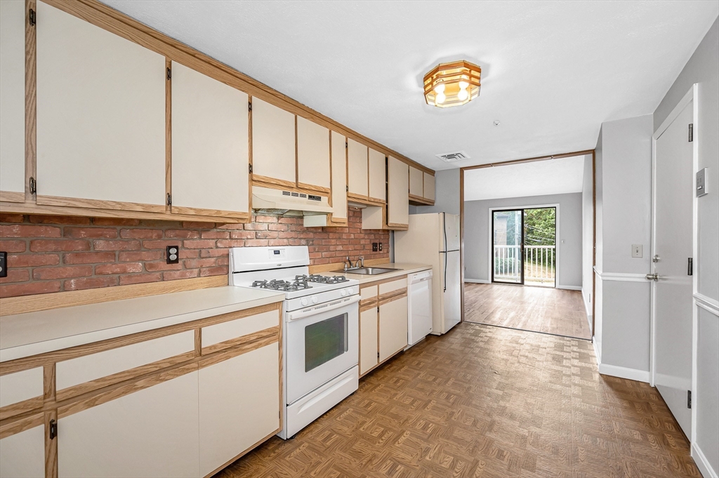 100 Cass Avenue A13