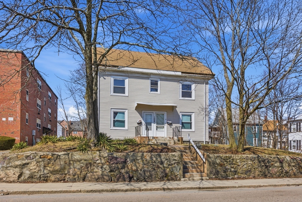1081 River St