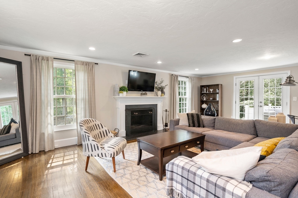 18 Hearthstone Cir
