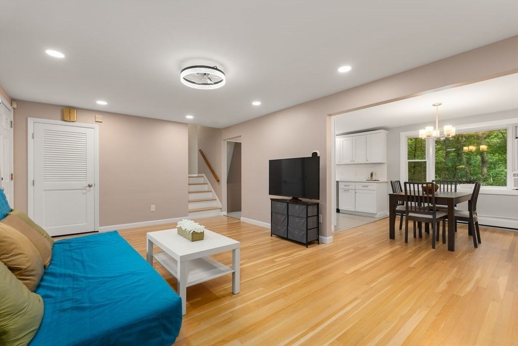 25 Meadowbrook Road, Sudbury, MA Photo #4