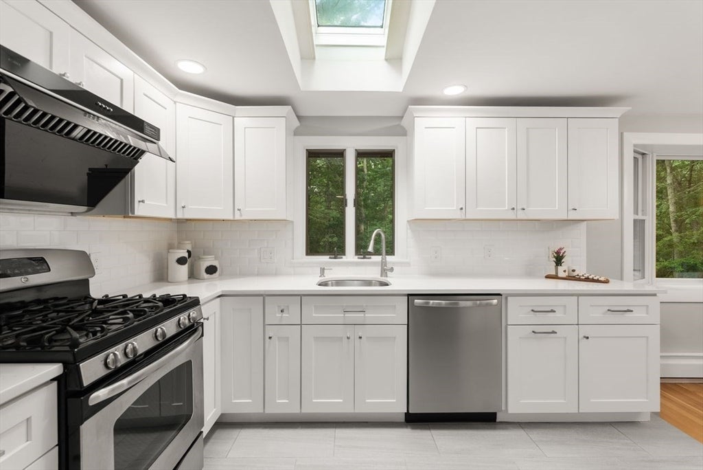 25 Meadowbrook Road, Sudbury, MA Photo #5