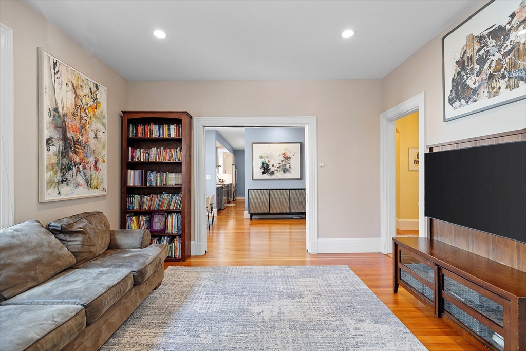 122 Davis Ave 1
