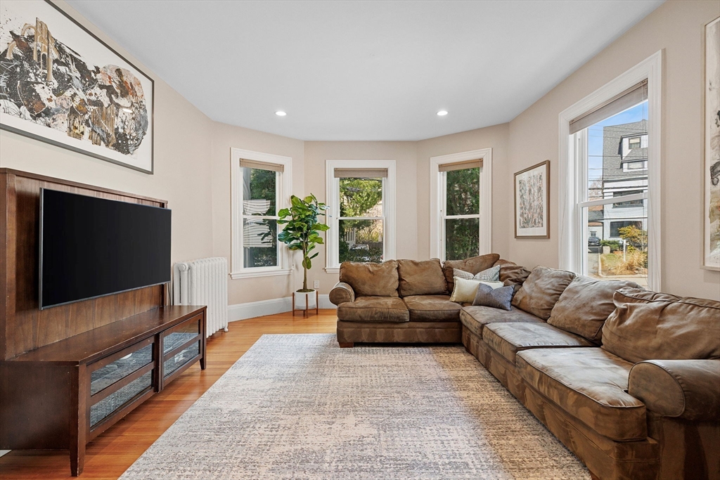 122 Davis Ave 1
