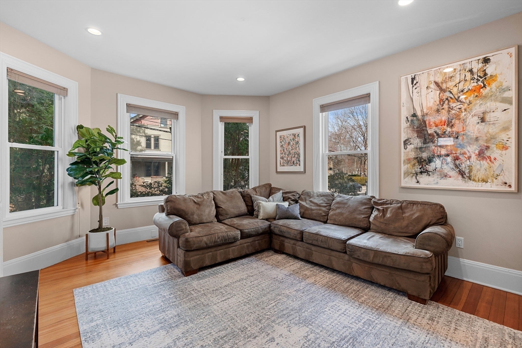 122 Davis Ave 1