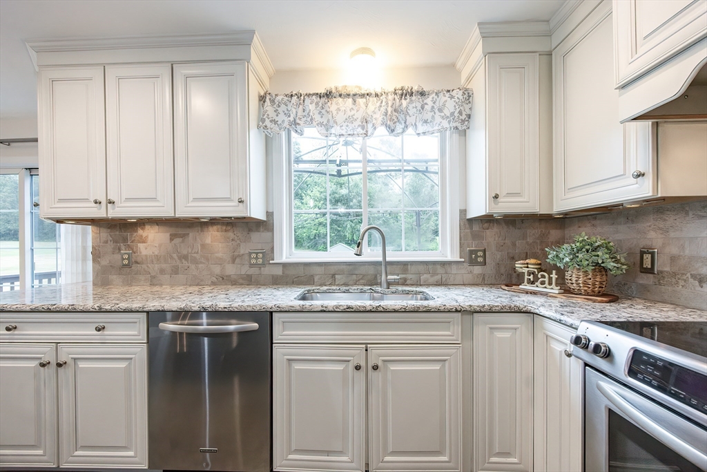 85 Sheldonville Rd