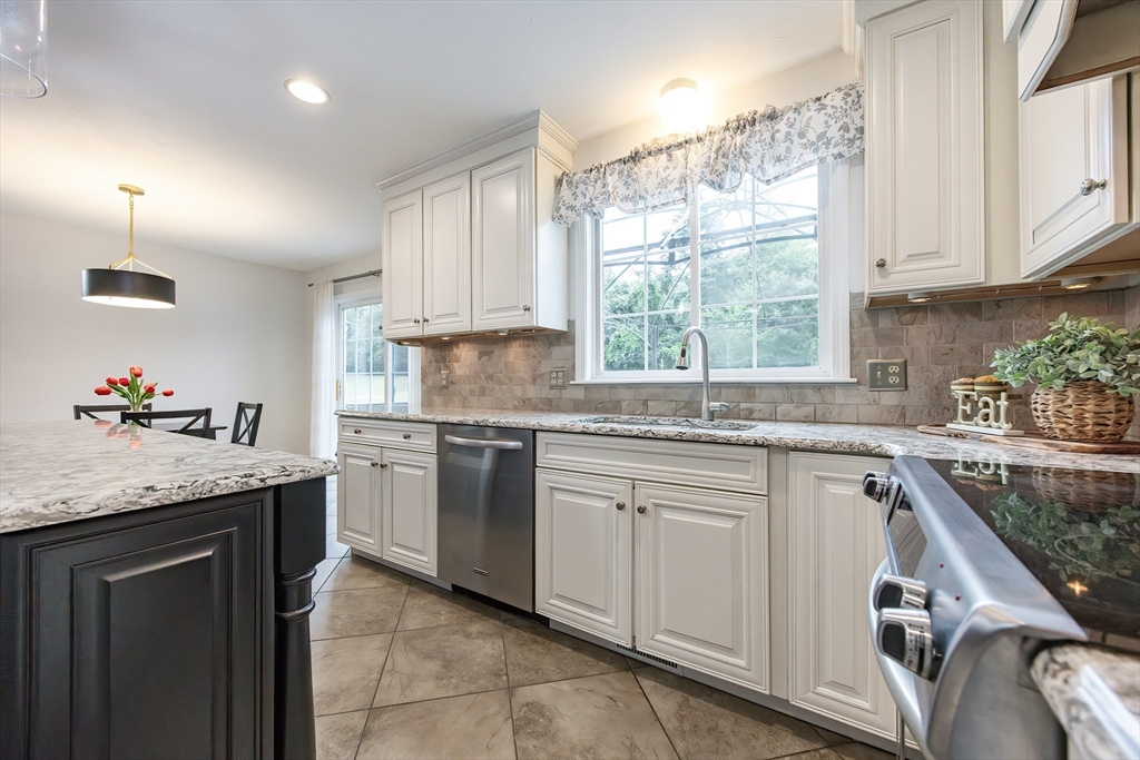 85 Sheldonville Rd