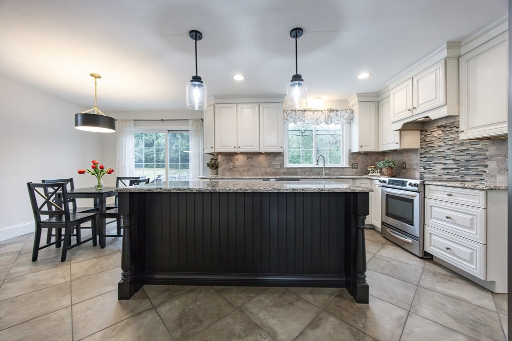 85 Sheldonville Rd