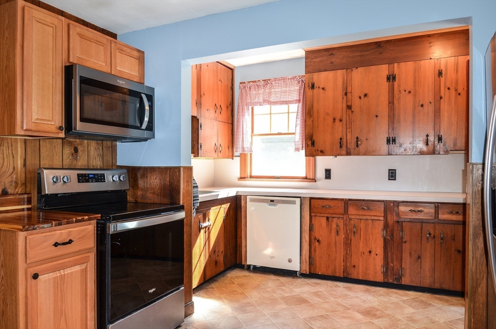 41 Meetinghouse Hill Rd