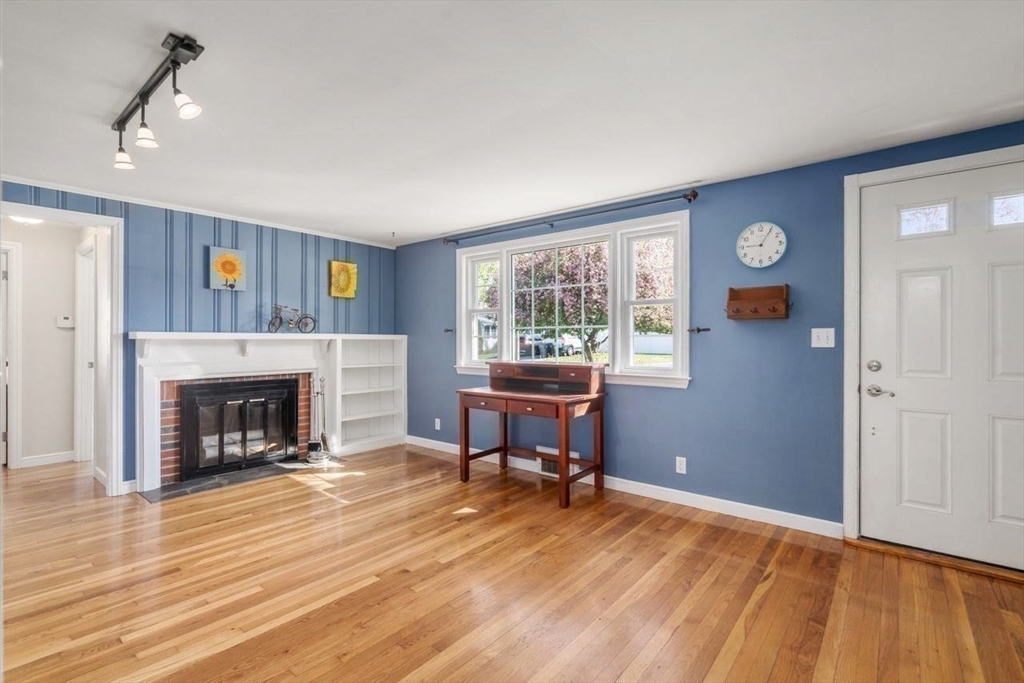 99 Edgewater Drive