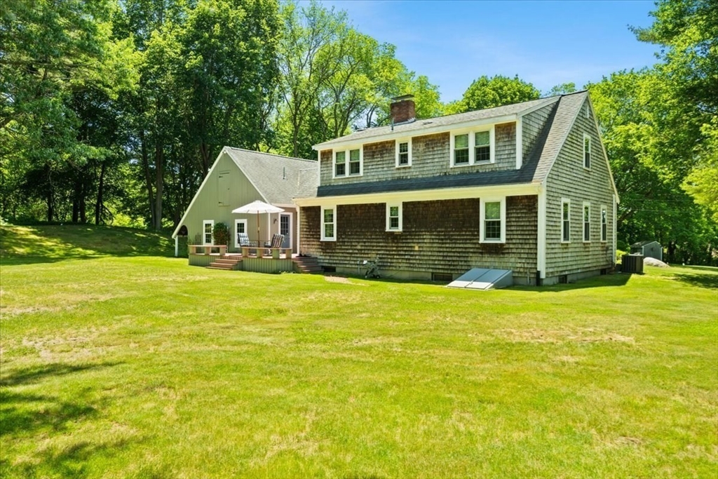 71 E Main St