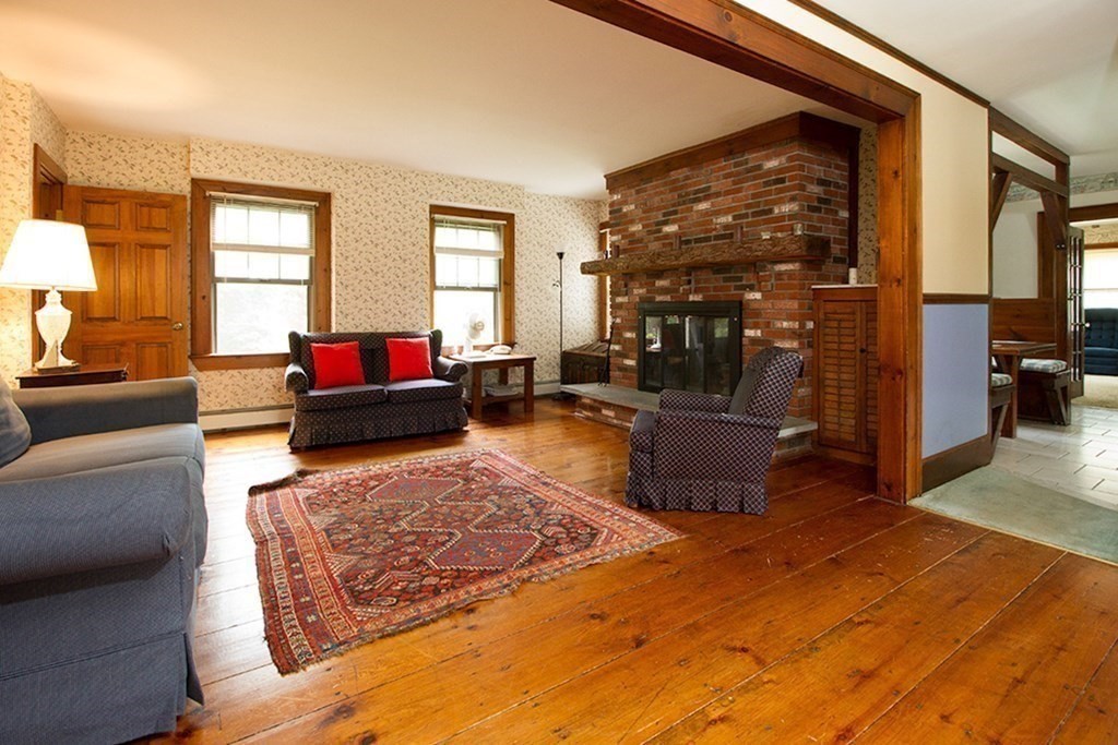577 Old Harbor Rd 1