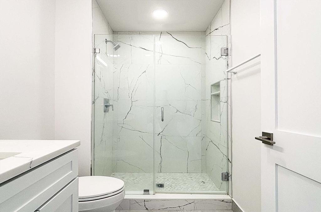 1133 North Shore Rd 205