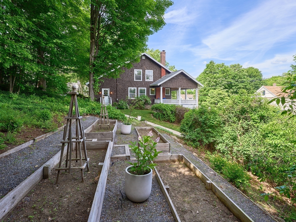 246 Worcester Rd