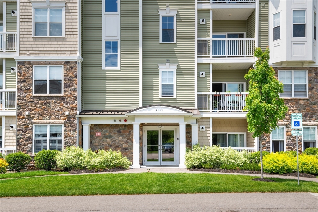 2305 Pennington Drive 305