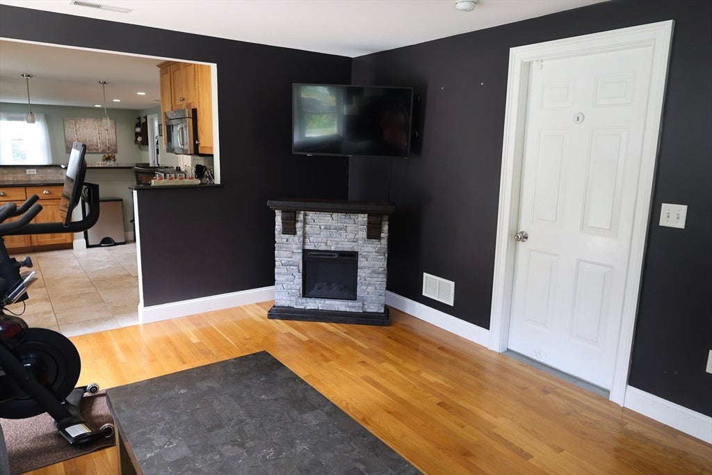 129 Burley St, Danvers, MA, 129 Burley St, Danvers, MA Photo #17