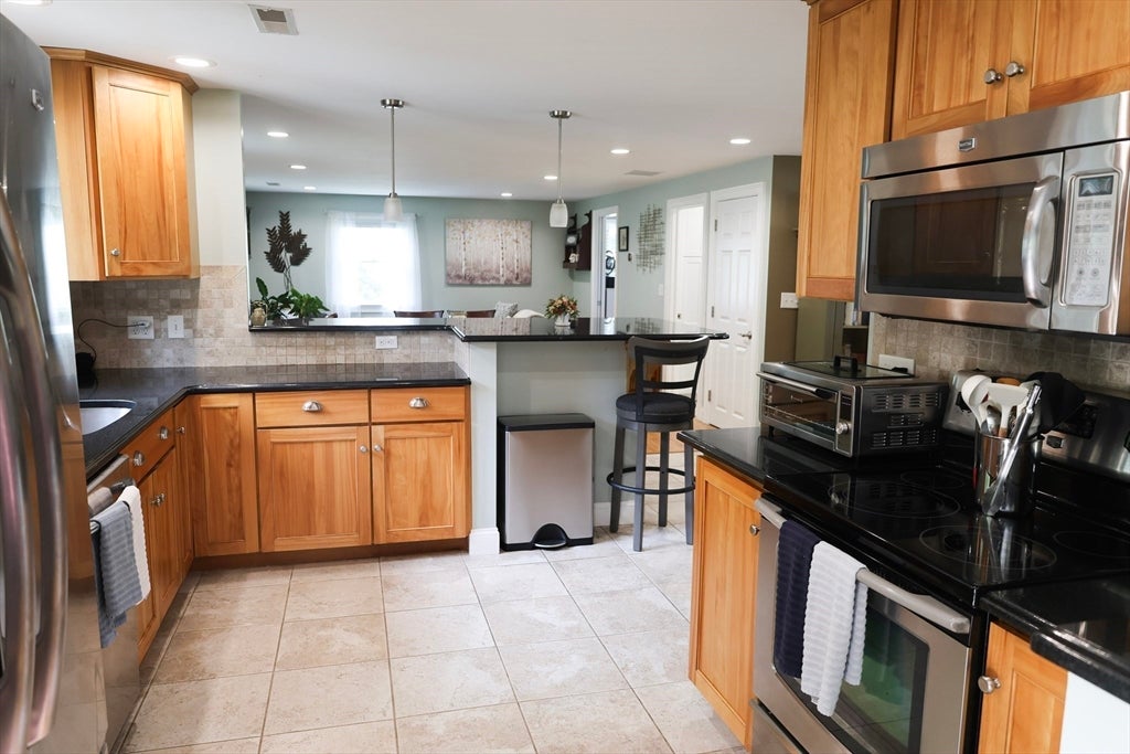 129 Burley St, Danvers, MA, 129 Burley St, Danvers, MA Photo #5