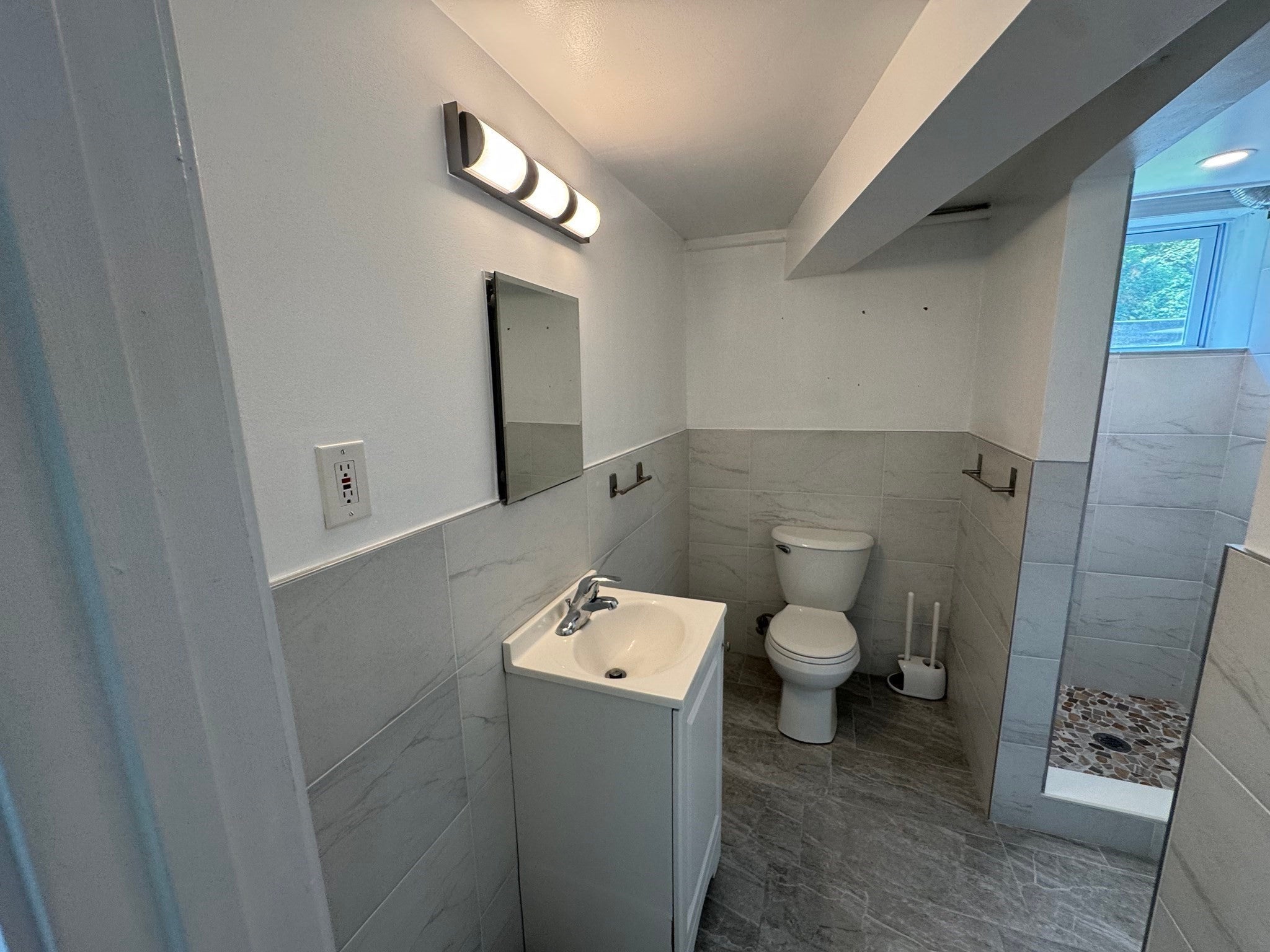 89 Stanley Rd #SF, Newton, MA Photo #28