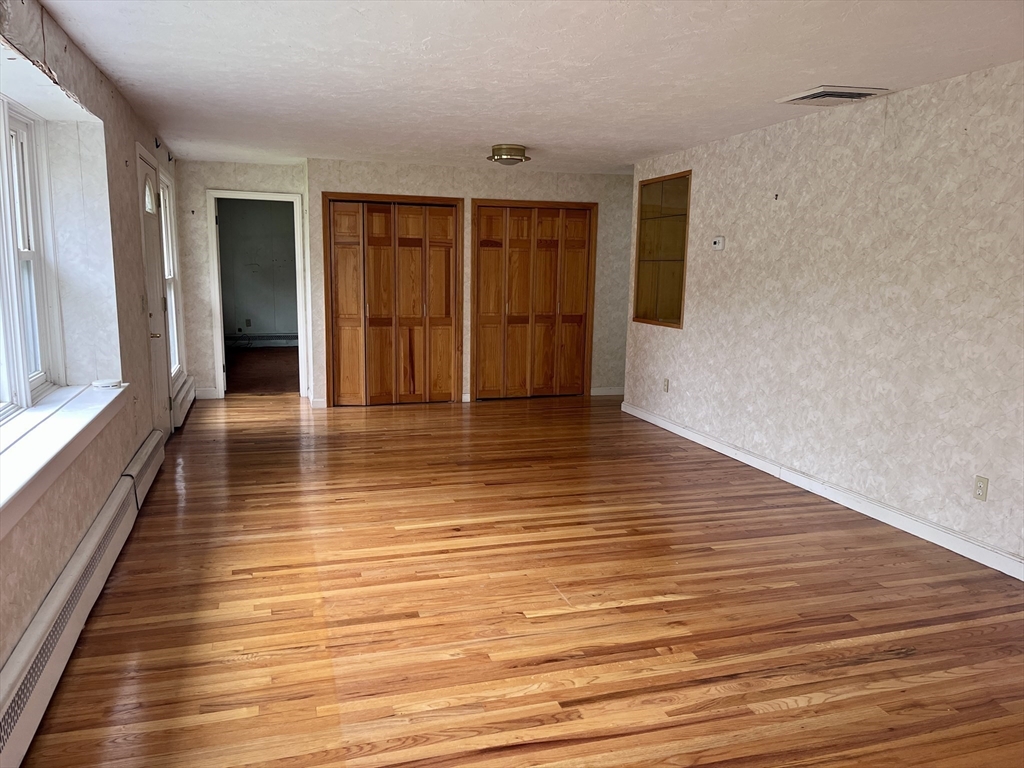 79 Newton Ave N AVE, Worcester, MA Photo #4