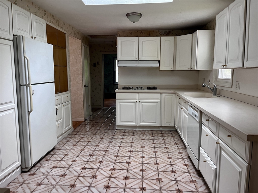 79 Newton Ave N AVE, Worcester, MA Photo #14