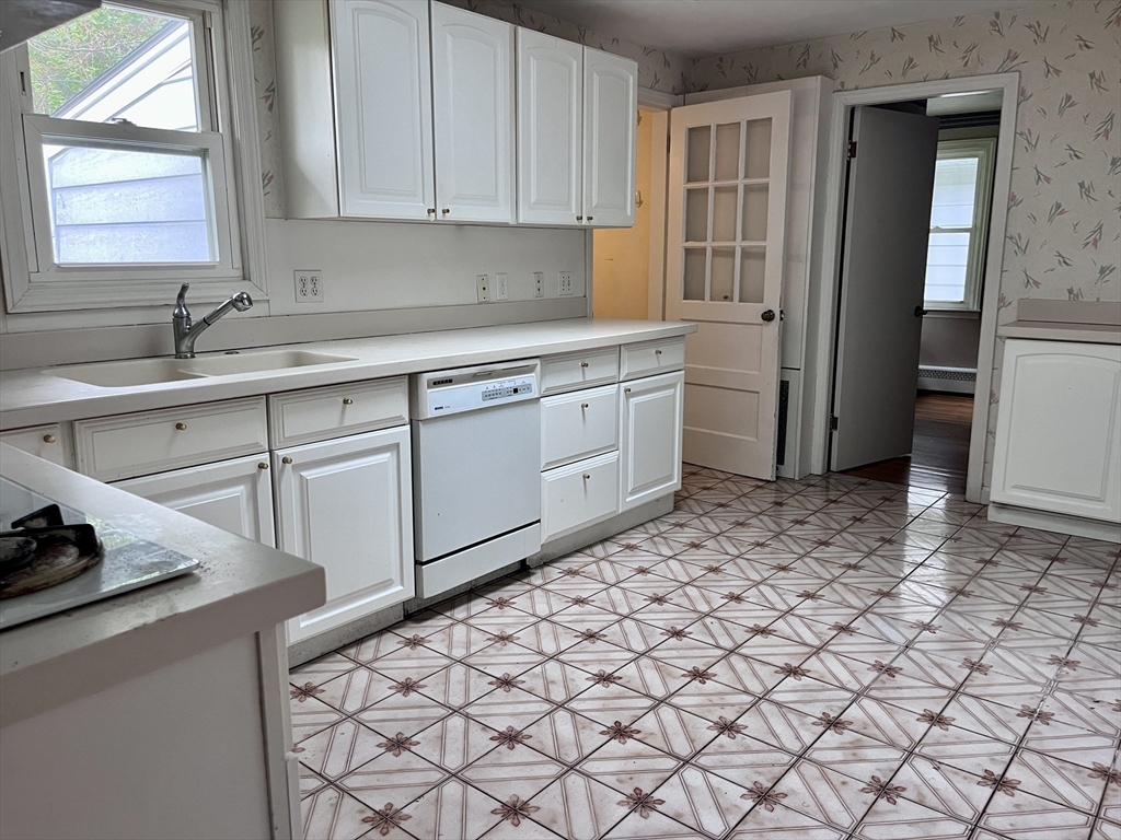 79 Newton Ave N AVE, Worcester, MA Photo #13