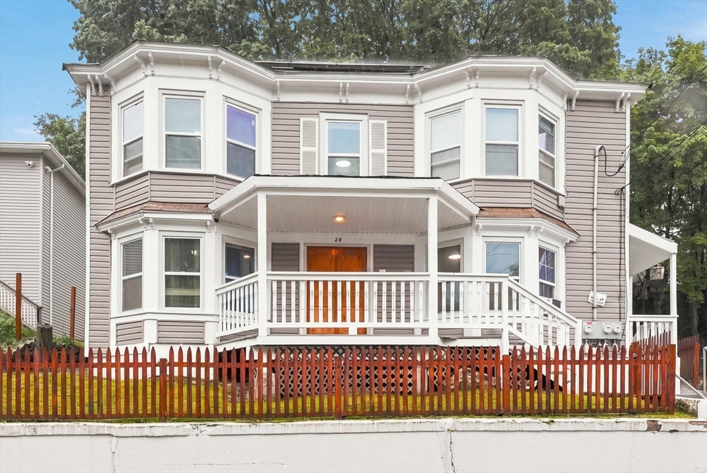 Photo of 24 Walnut St, Fitchburg, MA