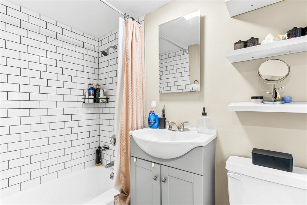 121 Franklin Street 2